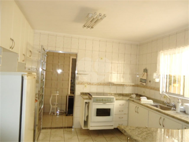Sobrado à venda com 3 quartos, sendo 1 suíte,  em Jardim Peri, São Paulo, SP