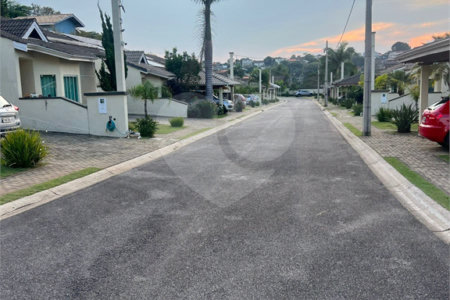 Casa à venda com 3 quartos, sendo 1 suíte, no condomínio Bella Vita, Atibaia - SP