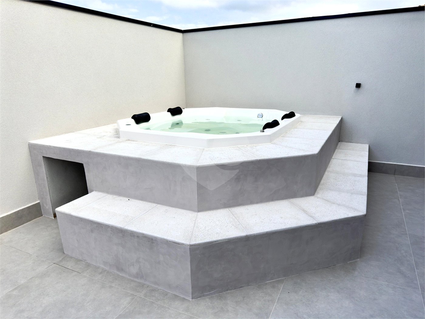 Casa à venda com 3 suítes no condomínio Residencial Phytus, Cabreúva - SP