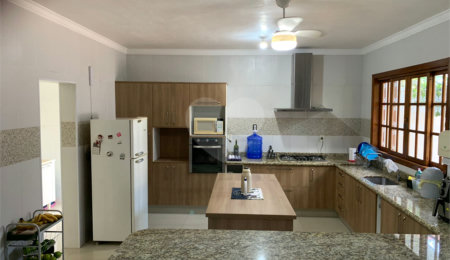 Casa à venda com 3 quartos, sendo 2 suítes,  em Jardim Celani, Salto, SP