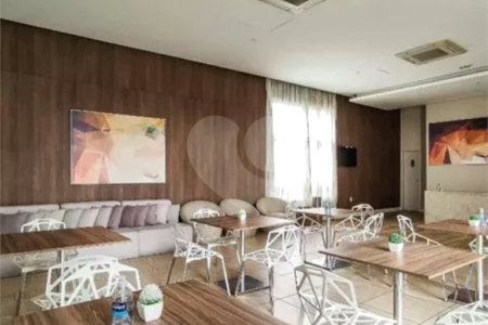Apartamento à venda com 3 quartos, sendo 1 suíte,  em Jardim Vazani, São Paulo, SP