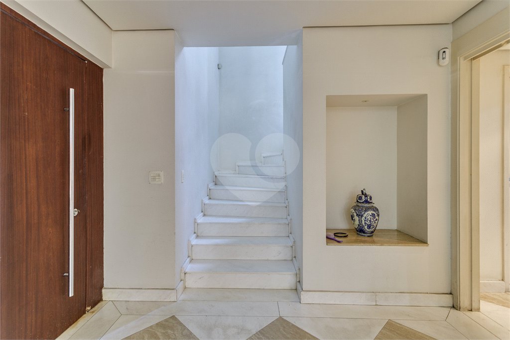 Casa à venda com 4 quartos, sendo 2 suítes, em Chácara Monte Alegre, São Paulo, SP