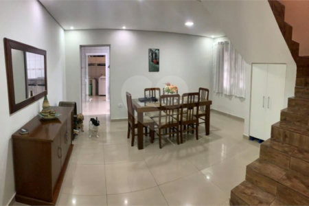 Casa à venda com 3 quartos, sendo 1 suíte,  em Vila Cecília, Mogi das Cruzes, SP