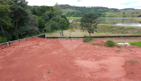 Terreno à venda no condomínio Figueira Garden, Atibaia - SP