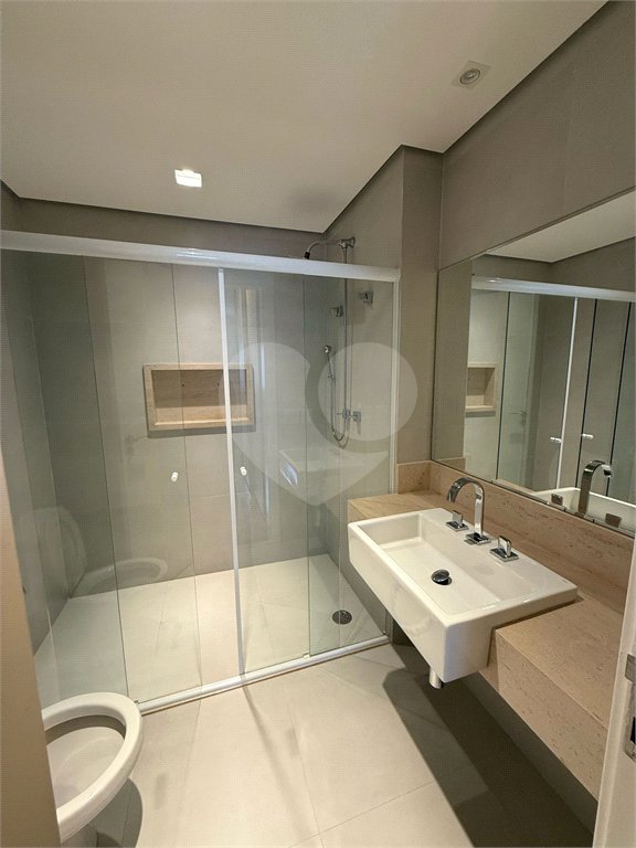 Casa à venda com 4 suítes no condomínio East Village, São Paulo - SP