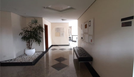 Apartamento à venda com 3 quartos, sendo 1 suíte,  em Campo Belo, São Paulo, SP