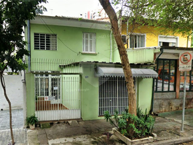 Sobrado à venda com 3 quartos em Moema, São Paulo, SP
