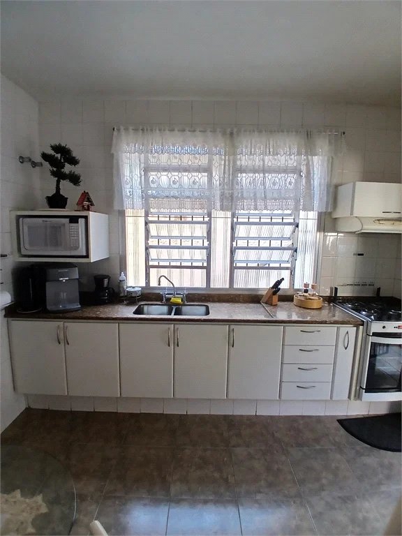 Sobrado à venda com 4 quartos, sendo 2 suítes,  em Jardim Leonor, São Paulo, SP
