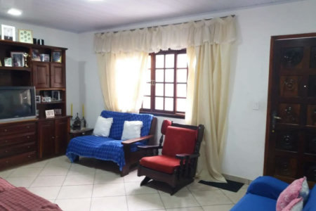 Casa à venda com 4 quartos, sendo 1 suíte, em Jardim Helga, São Paulo, SP