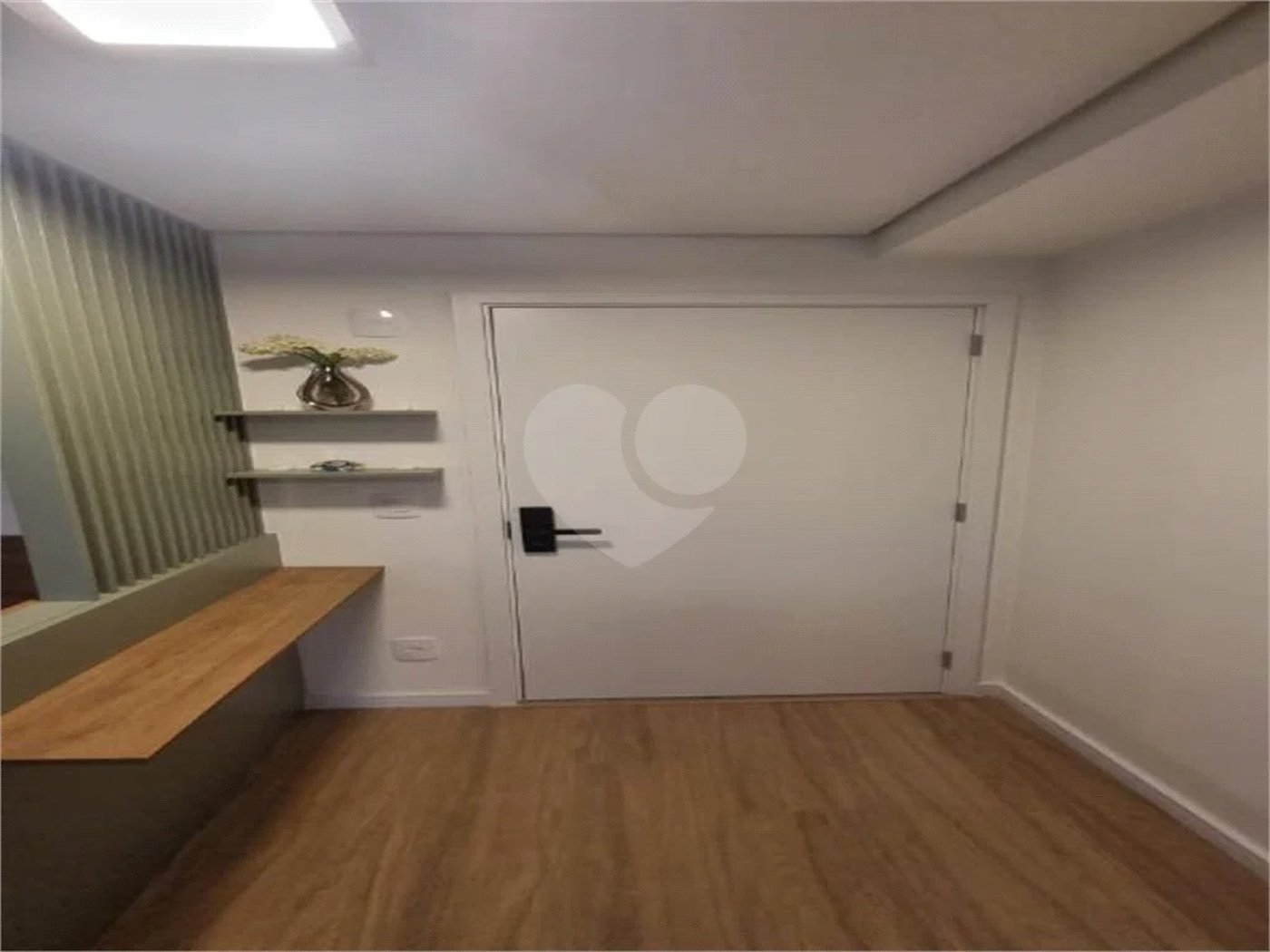 Studio Mobiliado com Varanda, Ar-Condicionado e Lazer Completo