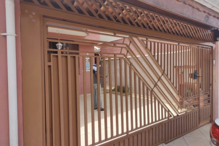 Sobrado à venda com 3 quartos, sendo 1 suíte, em Parque Ipê, São Paulo, SP