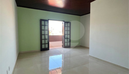 Sobrado à venda com 3 quartos, sendo 1 suíte, em Conjunto Habitacional Brás Cubas, Mogi das Cruzes, SP