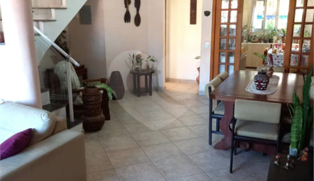 Sobrado à venda com 4 quartos em Tremembé, São Paulo, SP