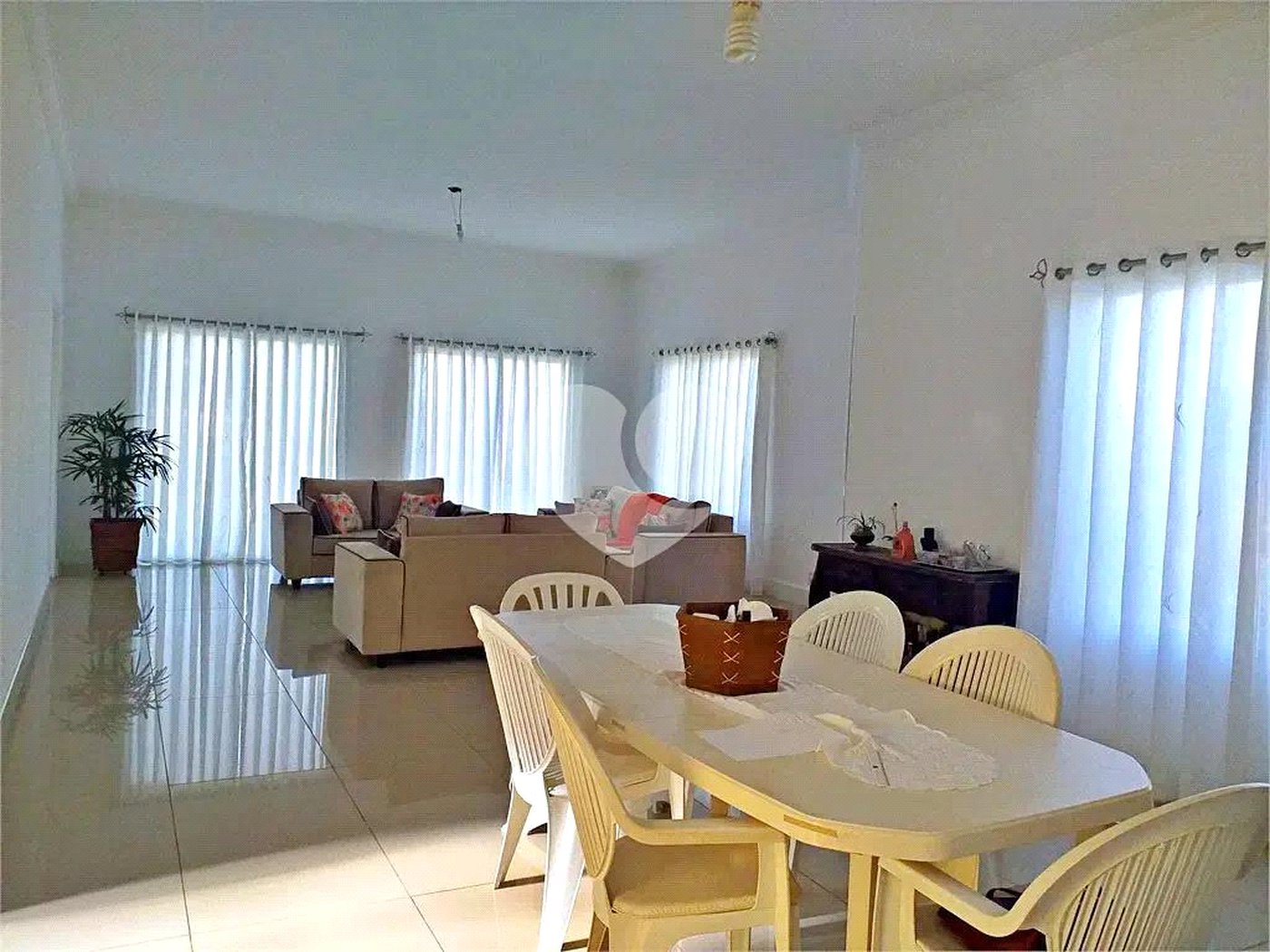 Chácara à venda com 4 suítes em Vista Alegre, Vinhedo, SP