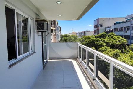 Cobertura à venda com 3 quartos, sendo 1 suíte,  em Tijuca, Rio de Janeiro, RJ