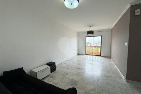 Apartamento à venda com 3 quartos, sendo 1 suíte, no Centro, Suzano, SP