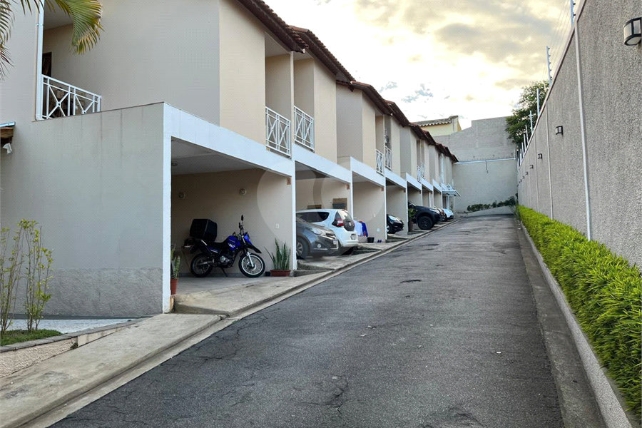 Casa à venda com 3 suítes no condomínio Residencial Palmas I, São Paulo - SP