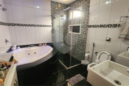 Casa à venda com 3 suítes no condomínio Vivendas do Lago, Sorocaba - SP