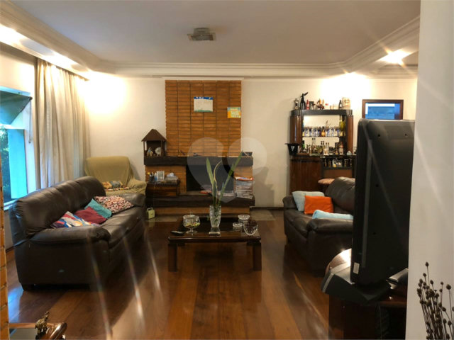 Casa Térrea à venda com 4 quartos, sendo 1 suíte,  em Tremembé, São Paulo, SP