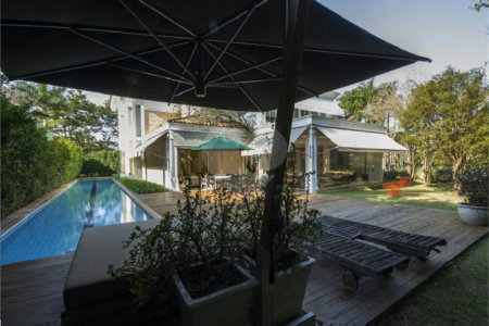 Casa à venda com 5 suítes no condomínio Pignatari, São Paulo - SP