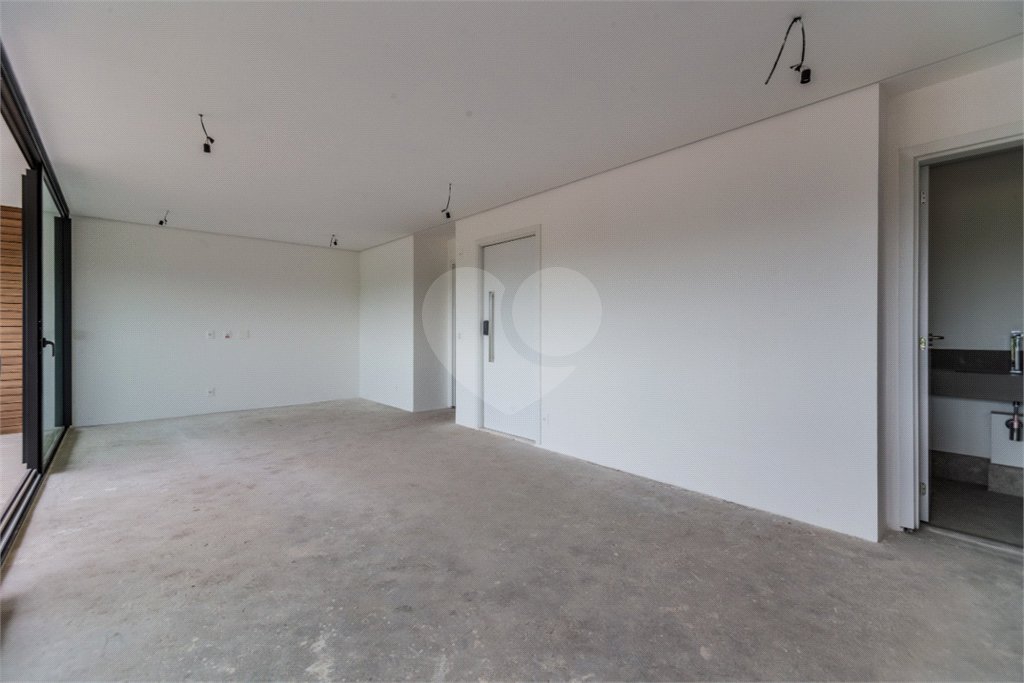 Apartamento à venda com 3 suítes em Vila Nova Conceição, São Paulo, SP
