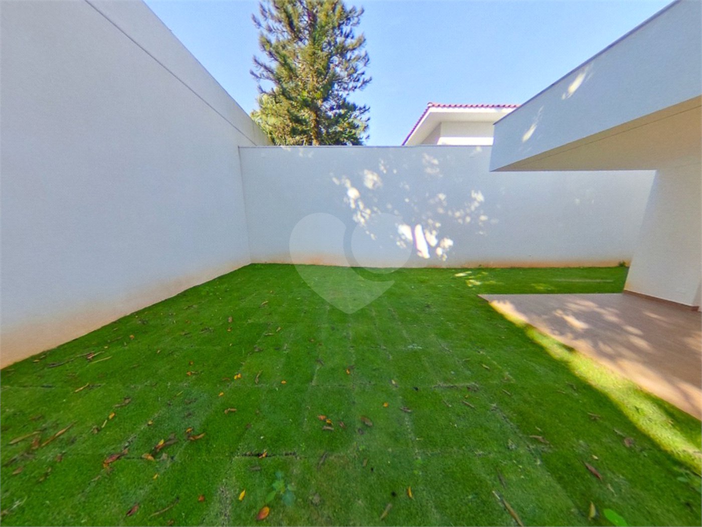 Casa à venda com 4 quartos, sendo 3 suítes,  em Jardim Marajoara, São Paulo, SP