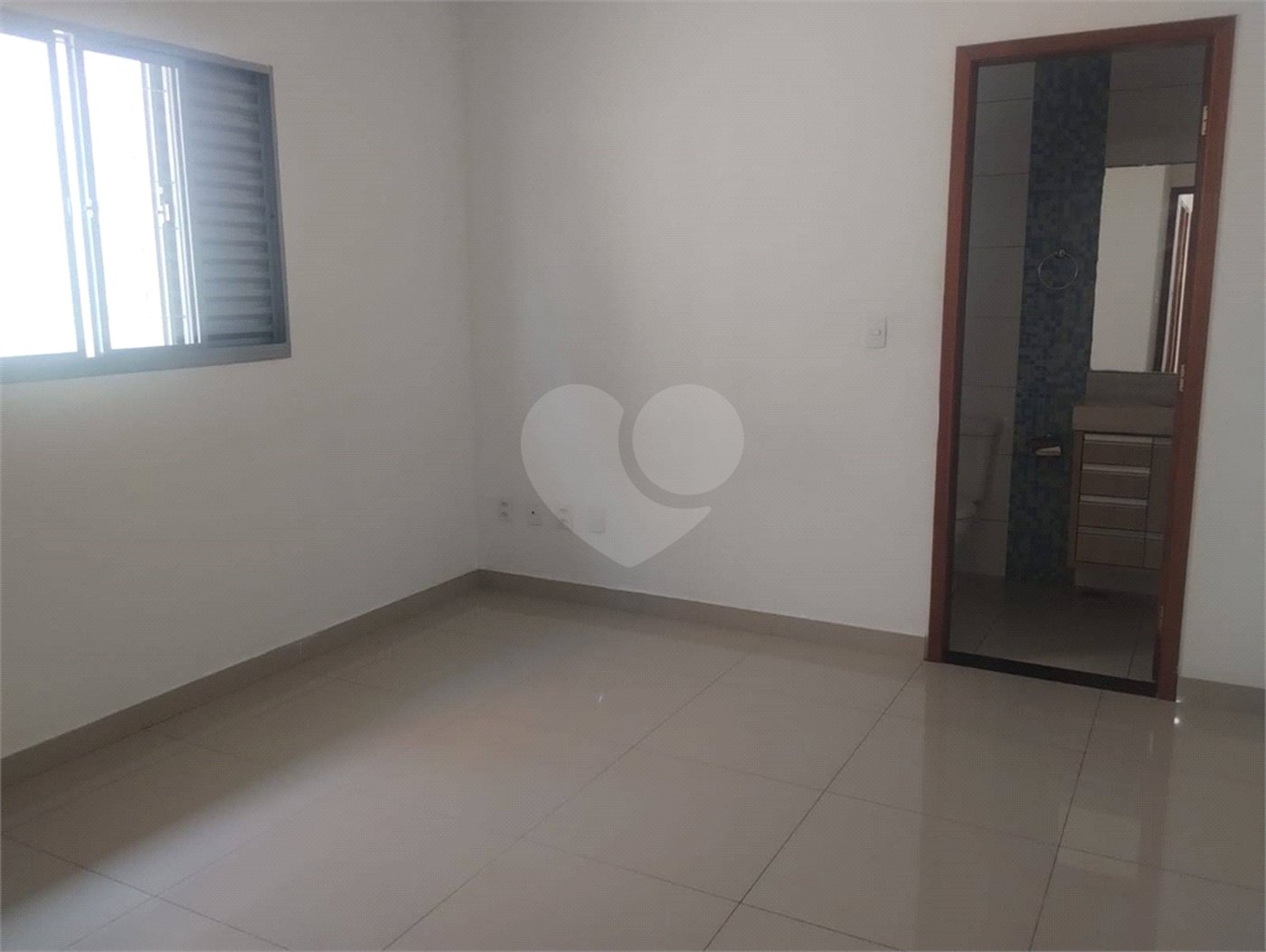 Casa à venda com 3 quartos, sendo 1 suíte, em Parque Industrial, São José dos Campos, SP