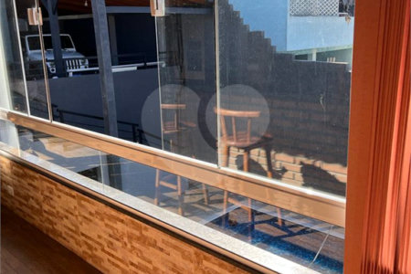 Sobrado à venda com 3 quartos, sendo 1 suíte, em Jardim Brogotá, Atibaia, SP