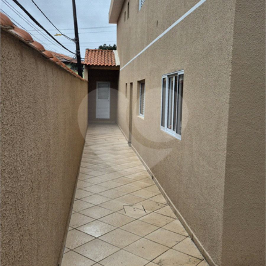 Sobrado à venda com 3 quartos, sendo 1 suíte, em Jardim Las Vegas, Santo André, SP