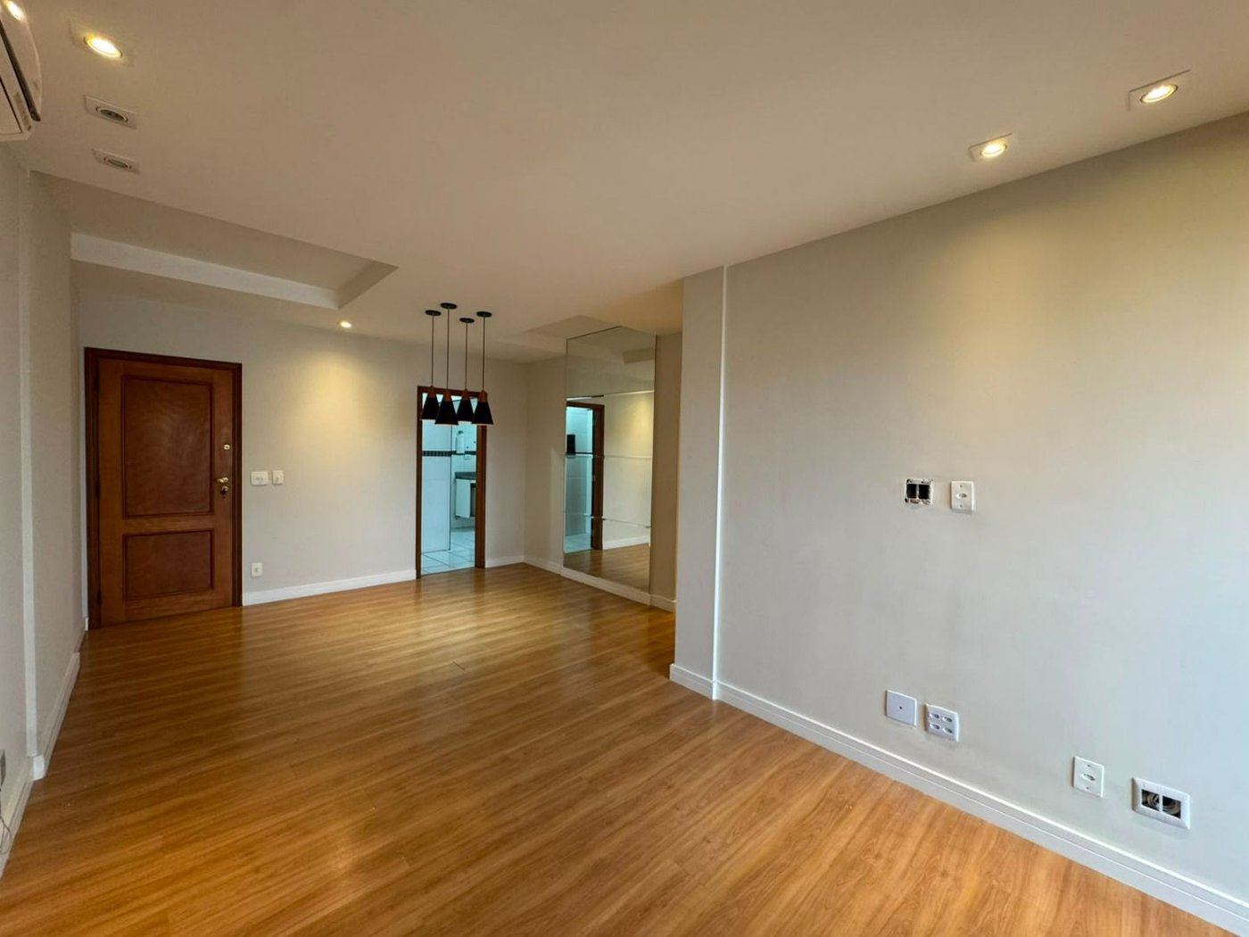 Apartamento com 3 dormitórios à venda, 103 m² por R$ 765.000,00 - Embaré - Santos/SP