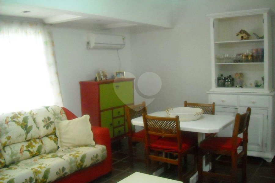 Apartamento à venda com 4 quartos, sendo 1 suíte, em Enseada, Guarujá, SP