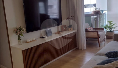 Apartamento à venda com 3 quartos, sendo 1 suíte,  em Campo Grande, São Paulo, SP