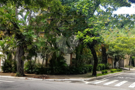 Sobrado à venda com 3 quartos, sendo 1 suíte, em Brooklin Velho, São Paulo, SP