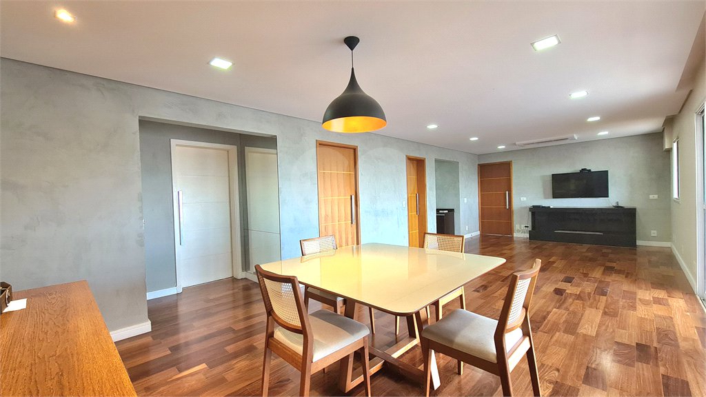 Apartamento à venda ou para alugar com 3 quartos, sendo 2 suítes, em Pinheiros, São Paulo, SP