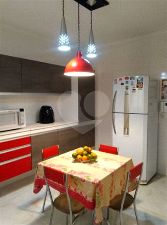 Sobrado à venda com 3 quartos, sendo 2 suítes,  em Sapopemba, São Paulo, SP