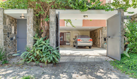 Casa à venda com 3 quartos, sendo 1 suíte,  em Granja Julieta, São Paulo, SP