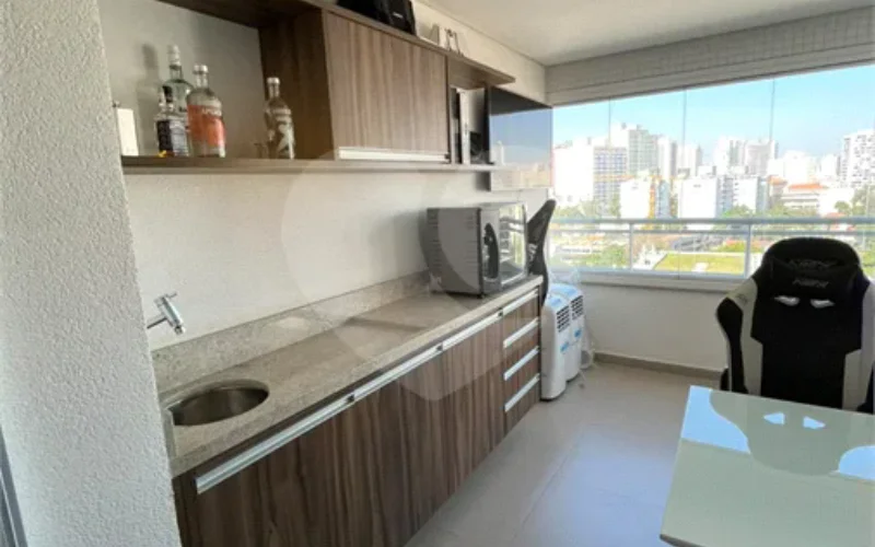 Apartamento com 2 dormitórios, 2 vagas e depósito privativo na Vila Mariana