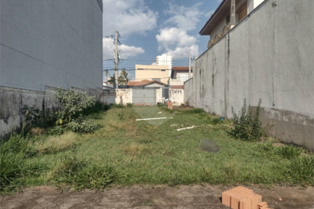 Terreno á venda no Jardim Paraíso