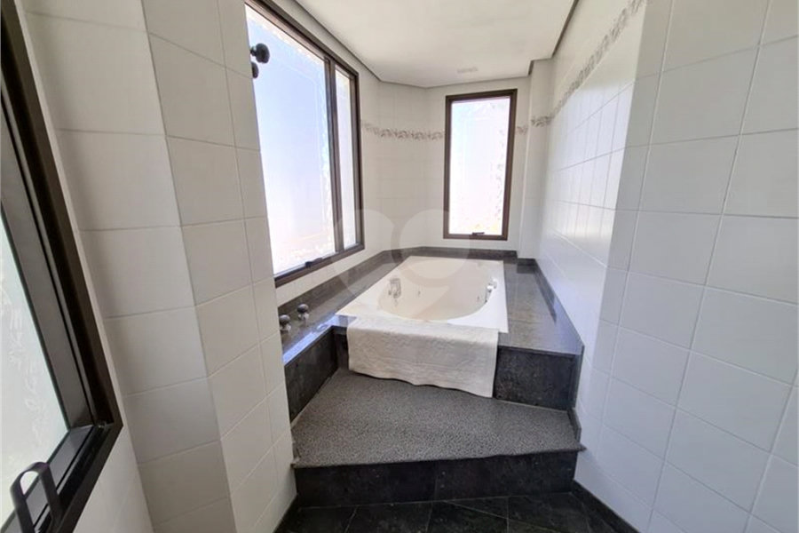 Apartamento, a venda, com 300m² de área privativa, 4 suítes, 4 vagas - Santana / SP