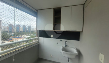 Apartamento à venda ou para alugar com 2 quartos, sendo 1 suíte,  em Parque Industrial Tomas Edson, São Paulo, SP