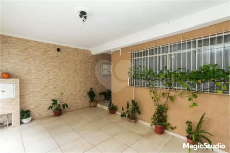Casa com 154m², 2 dormitórios, 1 vaga, à venda na Vila Ema.