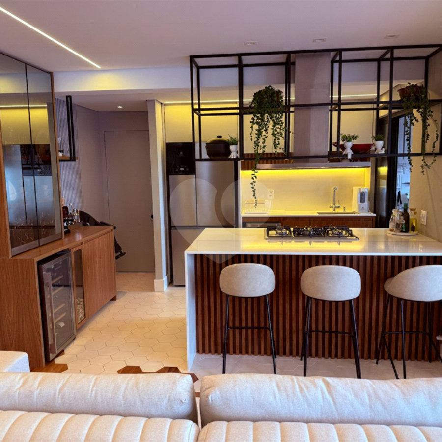 Apartamento à venda com 3 quartos, sendo 1 suíte, em Vila Mariana, São Paulo, SP