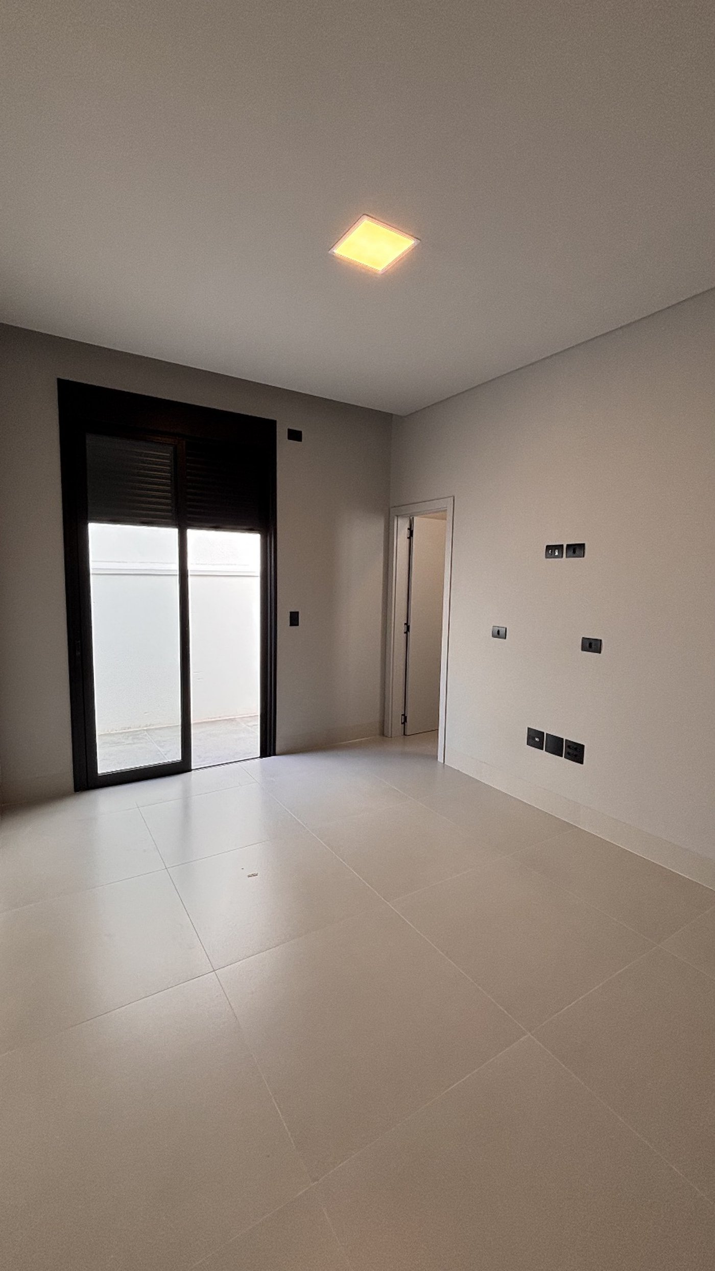 Casa à venda com 4 quartos, sendo 2 suítes, no condomínio Residencial Damha Belvedere, Presidente Prudente - SP