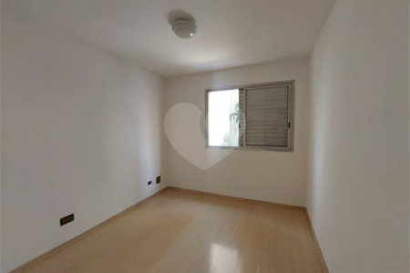 Apartamento à venda com 3 quartos em Vila Ipojuca, São Paulo, SP