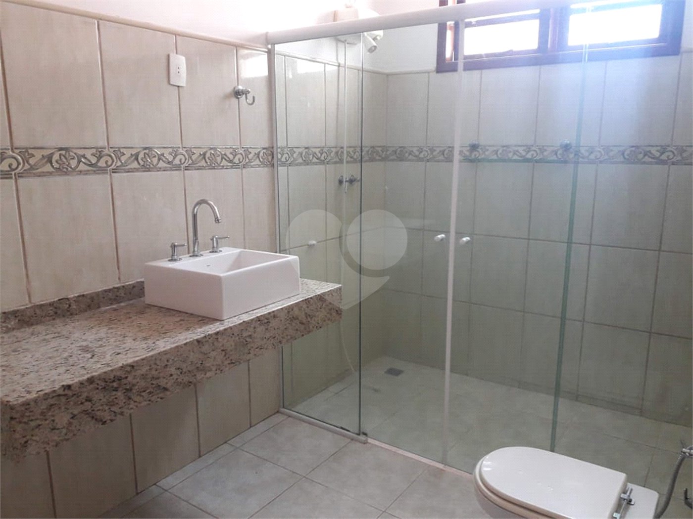 Casa à venda com 3 quartos, sendo 1 suíte, no condomínio Parque da Fazenda, Itatiba - SP