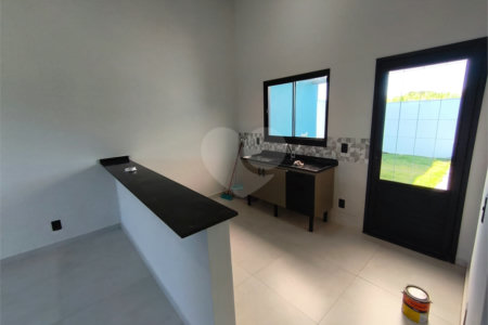 Casa à venda com 3 quartos, sendo 1 suíte, em Parque Itapê, Itapetininga, SP