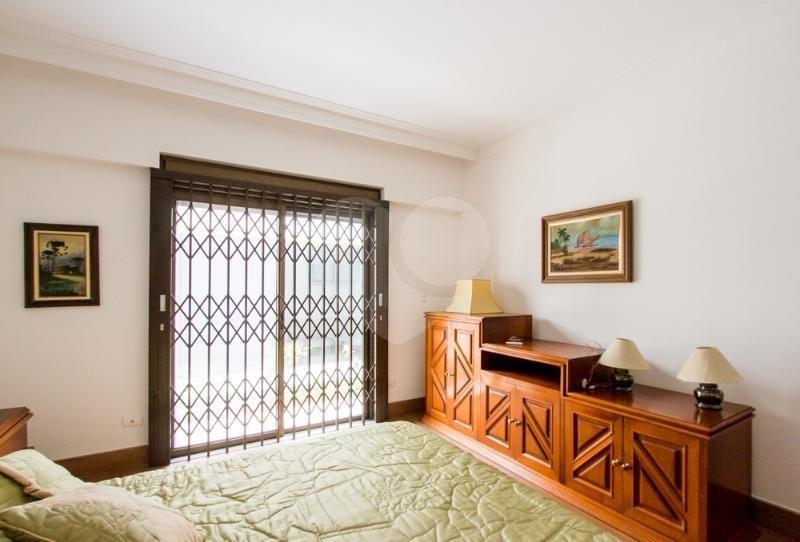 Casa Térrea à venda com 5 suítes em Jardim Marajoara, São Paulo, SP
