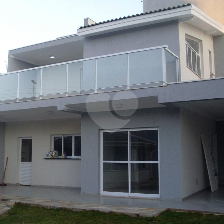 Sobrado à venda com 4 suítes em Vila Oliveira, Mogi das Cruzes, SP