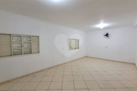 Chácara à venda com 4 quartos, sendo 1 suíte, em Área Rural de Salto, Salto, SP