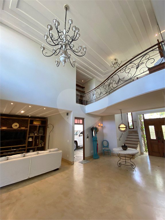 Casa à venda com 4 quartos, sendo 3 suítes, em Campinho, Porto Seguro, BA
